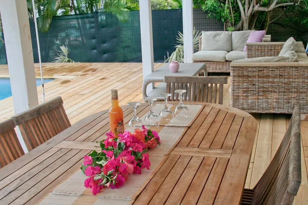 ゲストハウス La Petite Villa Guadeloupe サンタンヌ